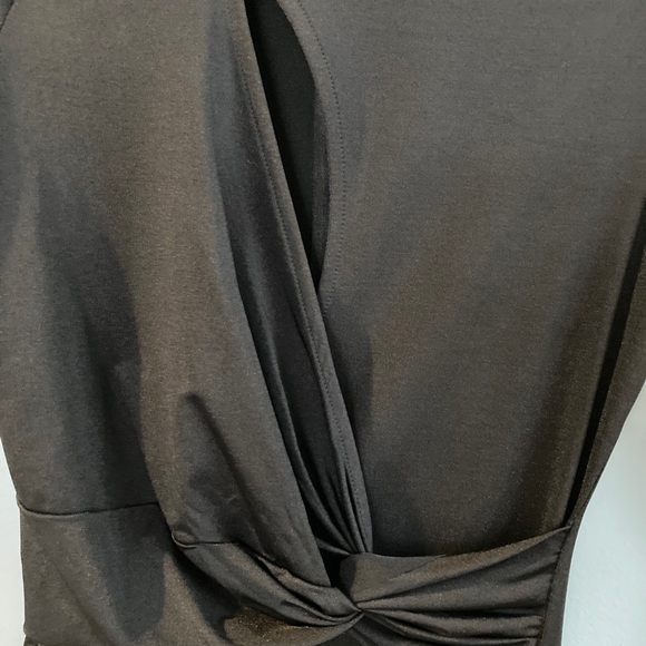 Black Keyhole Body-con Dress - Picture 2 of 4